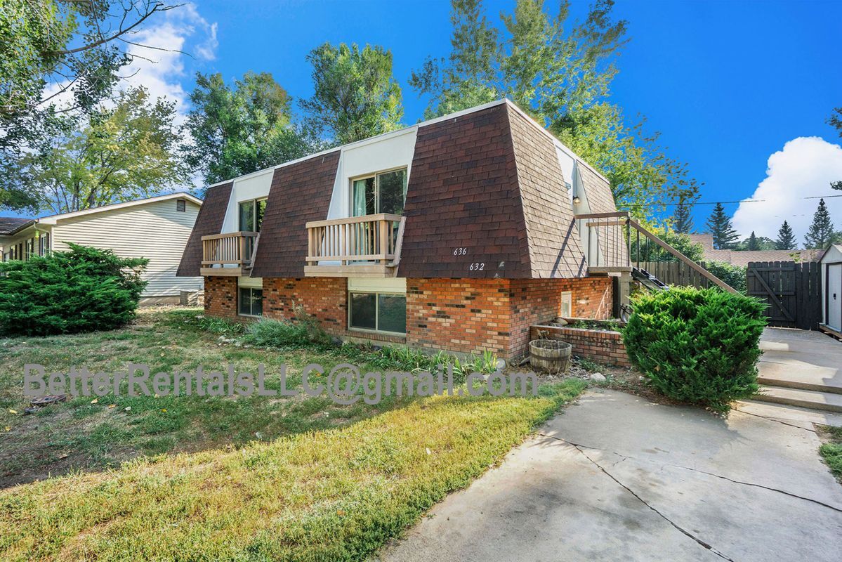 Building Photo - 636 Irish Dr