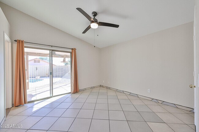 Building Photo - 11231 W Diana Ave