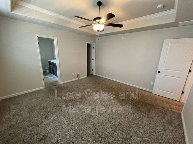Building Photo - 9501 Ashford Dr