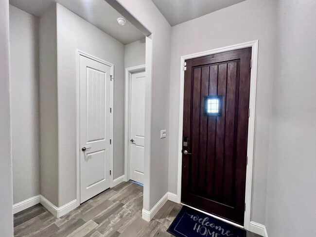 Building Photo - $2,895 Shepherd & Temperance, 3 Bedroom Mo...