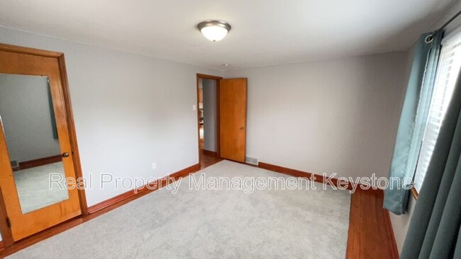 Building Photo - 29 Hillman St
