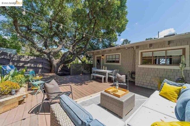 Building Photo - Beautiful Lincoln Heights Retreat W/ Chef’s Kitchen & Expansive Deck
