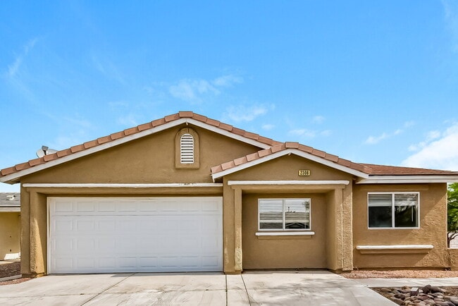 Building Photo - 2306 Hollow Oak Ave