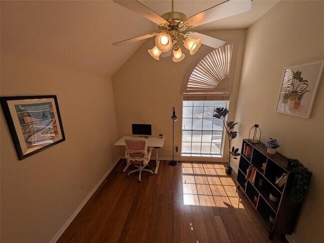 Building Photo - 6806 Thistle Hill Way