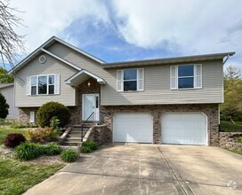 Building Photo - Four bedroom in Glen Carbon