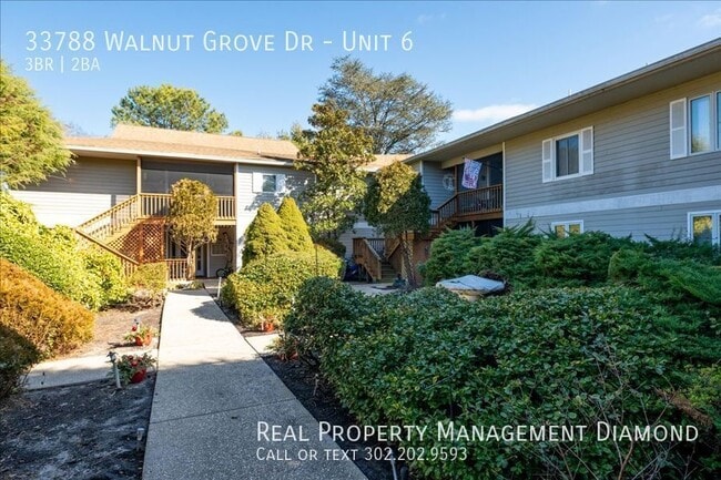 Building Photo - 33788 Walnut Grove Dr