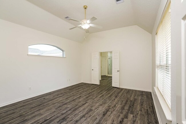 Building Photo - 12802 Magnolia Leaf St