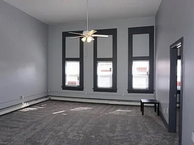 Building Photo - 317 S Clinton Ave