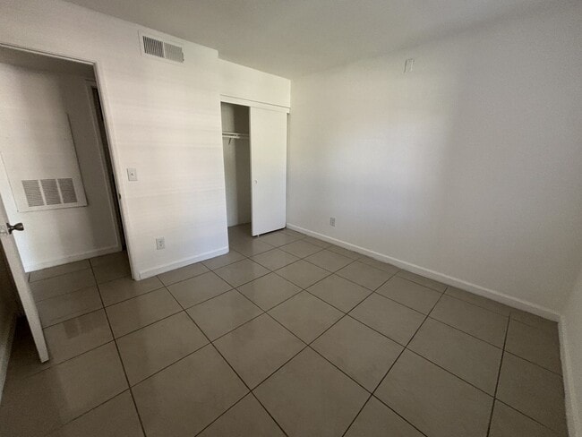 Building Photo - 200 Mission Laguna Ln
