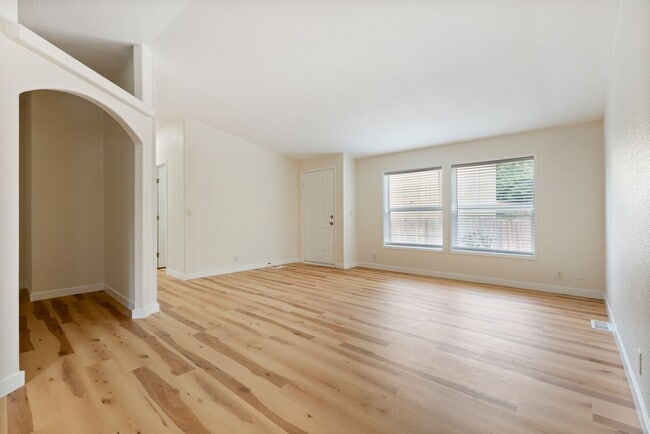 Building Photo - 6422 SE 144th Ln