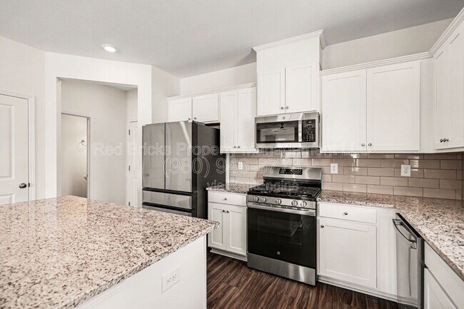 Building Photo - 5052 Falstone Dr