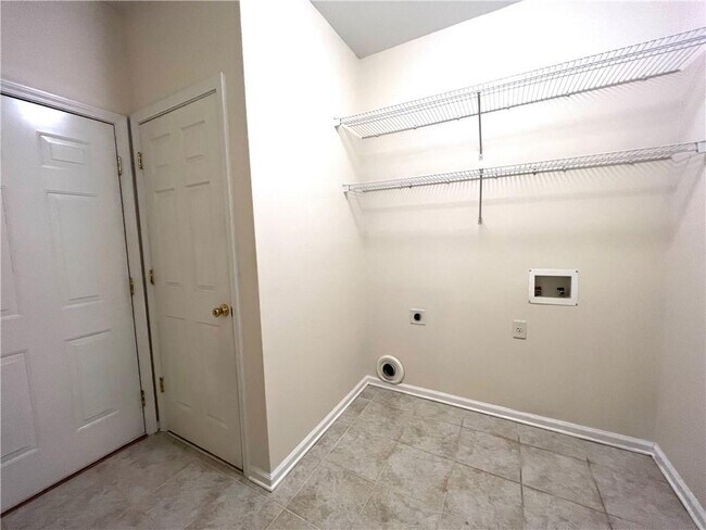 Building Photo - 6745 Fairfield Trce
