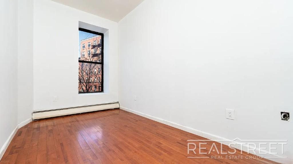 Building Photo - 4 Bed 2 bath off the border of Clinton Hill and Bedstuy.