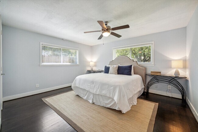Building Photo - 2910 Freshmeadows Dr