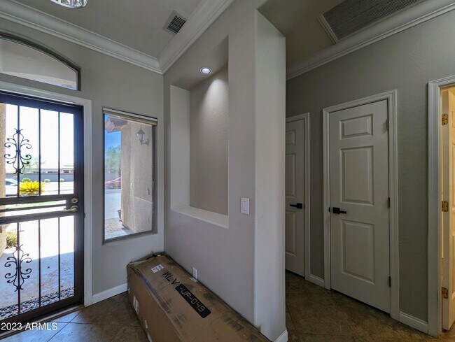 Building Photo - 5112 W Chambers St