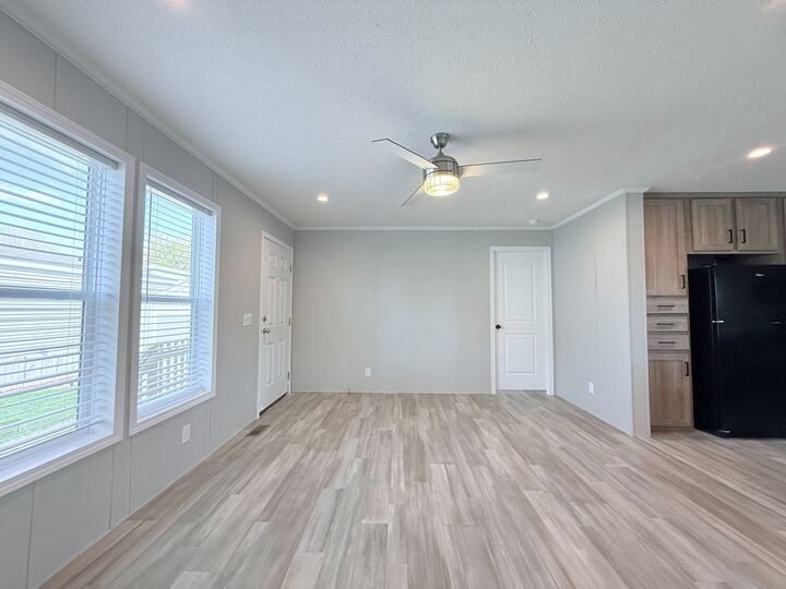 Building Photo - 29811 W Essex Ct