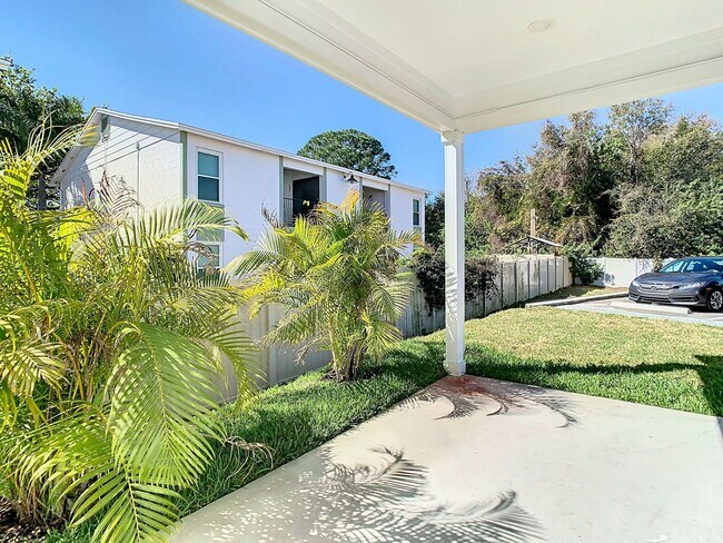 Building Photo - Brand New Constructed Townhouse in South Tampa - Available October 2024