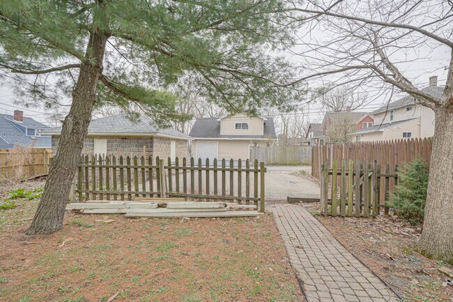 Building Photo - 706 McDonough St