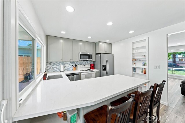 Building Photo - 17611 Leslie Ave