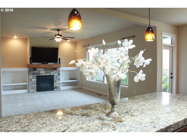Building Photo - 3-Bedroom Home in SW Beaverton!