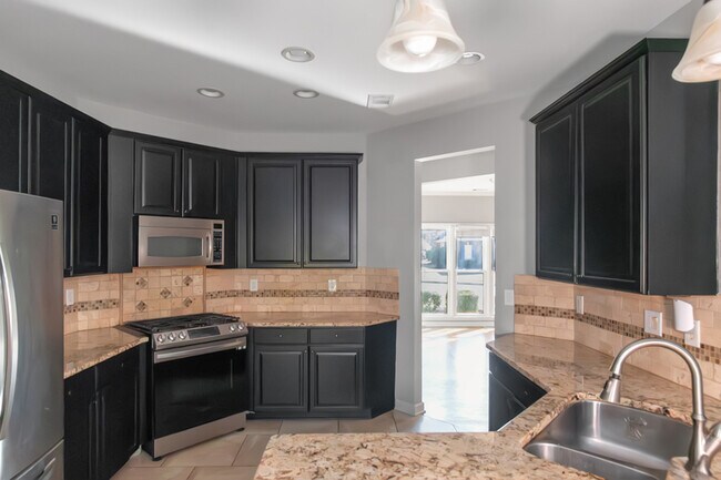 Building Photo - 13065 Tidewater Crossing