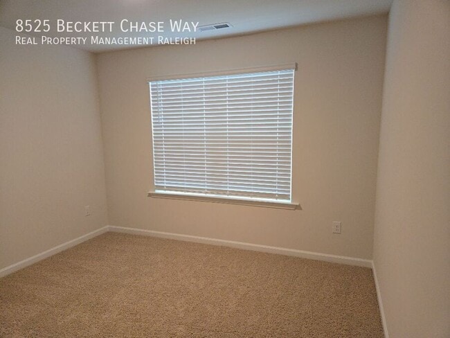 Building Photo - 8525 Beckett Chase Wy