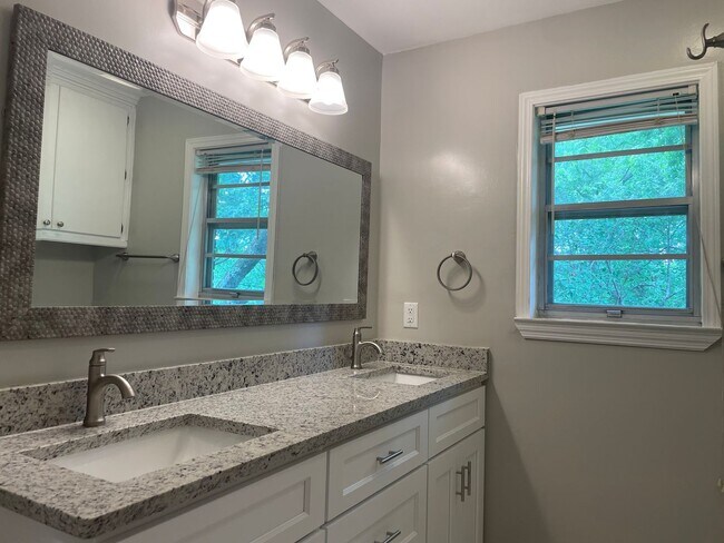 Building Photo - 3785 Pop Stone Cir