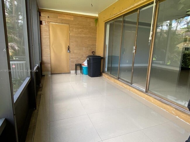 Building Photo - 3282 N Pine Island Rd