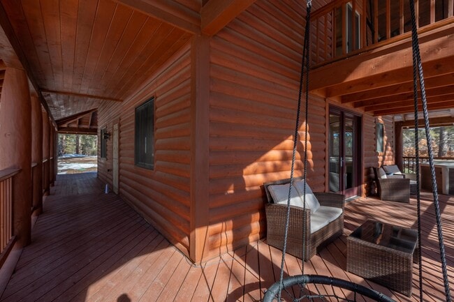 Building Photo - 1810 Shenandoah Dr