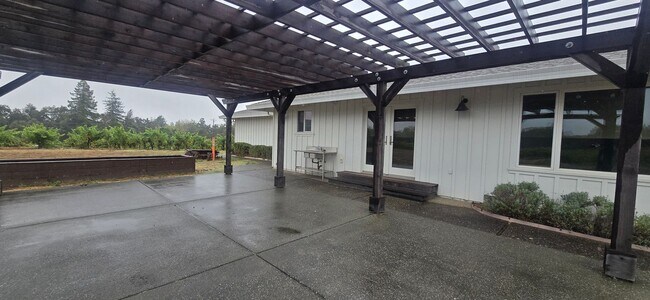 Building Photo - 1830 Olivet Rd