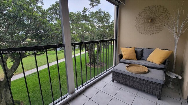 Building Photo - 2410 Deer Creek Country Club Blvd