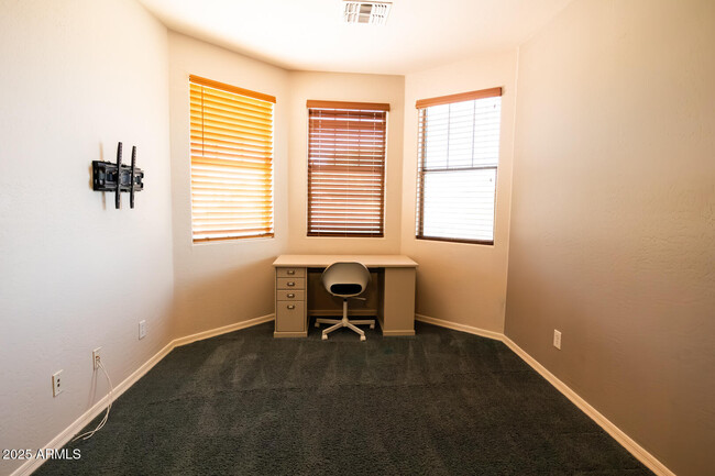 Building Photo - 4522 W Ravina Ln