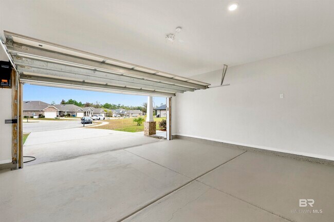 Building Photo - 7014 Shallow Brook Ct