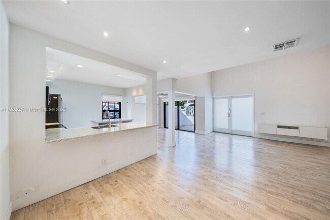 Building Photo - 20945 Bay Ct