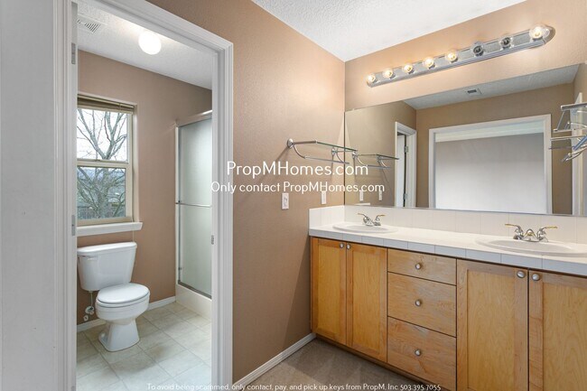 Building Photo - Colorful Four Bedroom Home In Bethany W/ Spacious Backyard!