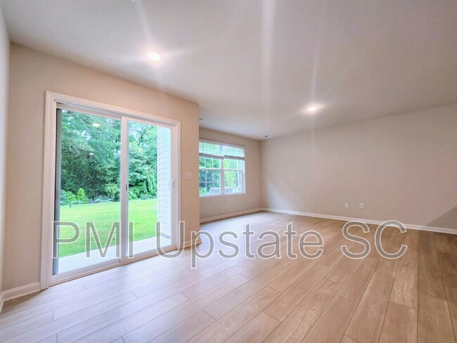 Building Photo - 810 Sandbach Rd