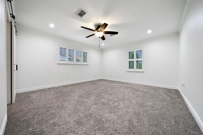 Building Photo - 950 Del Norte St