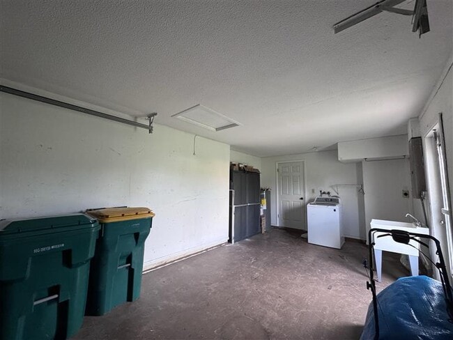 Building Photo - 3445 Sarto Ln