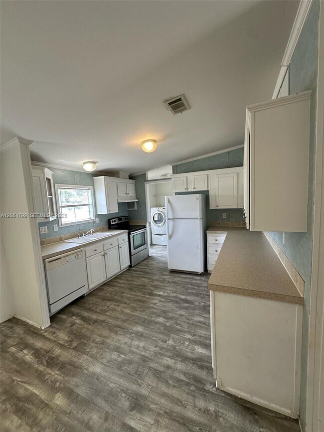 Building Photo - 11832 Leeward Pl