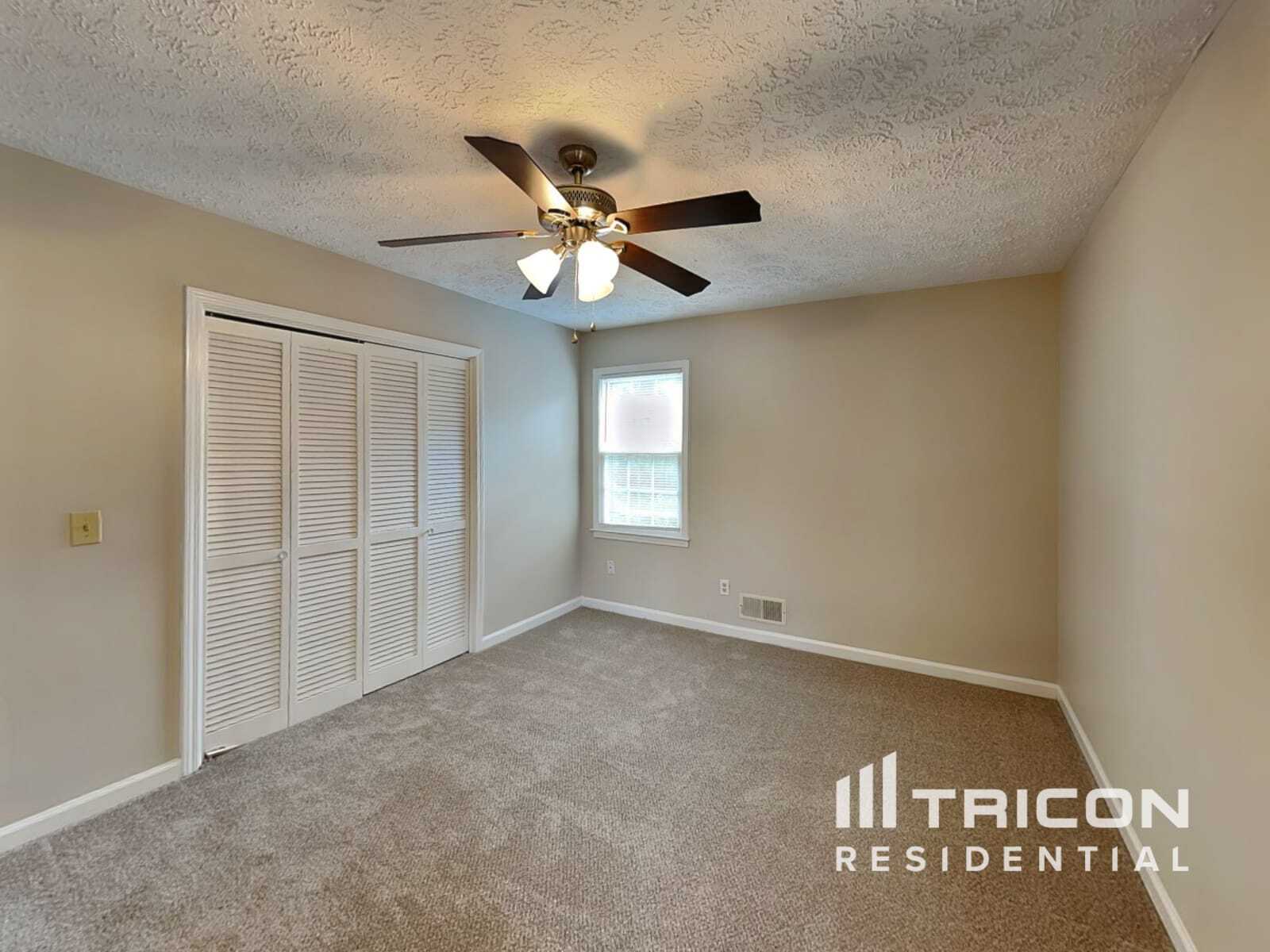 Building Photo - 414 Breezy Dr SW