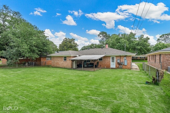 Building Photo - Adorable 3 bed 2 bath in Broadmoor Area!