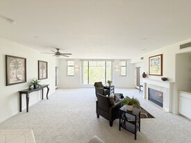 Building Photo - 144 S 3rd St