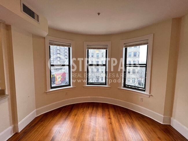 Building Photo - 881 Massachusetts Ave
