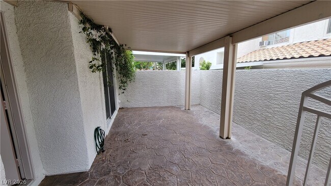 Building Photo - 453 Temple Canyon Pl