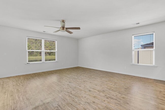 Building Photo - Bright & Spacious 4-Bedroom Home in Savannah’s Godley Park