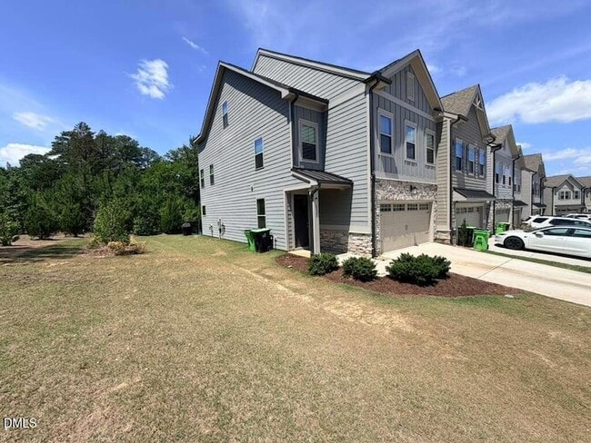 Building Photo - 2222 Bohan Ct