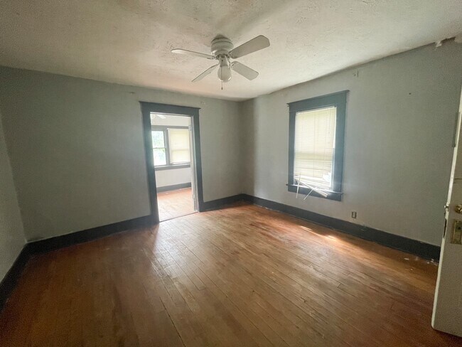 Building Photo - 612 Fremont St