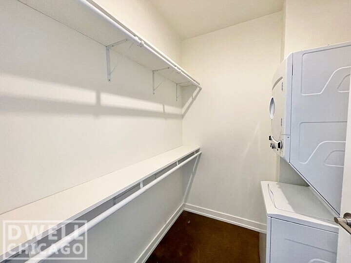 Building Photo - 1139 W Lawrence Ave