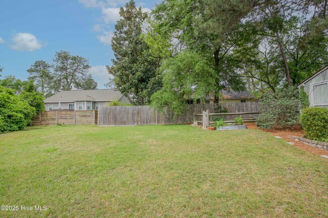 Building Photo - 2435 Longleaf Dr SW