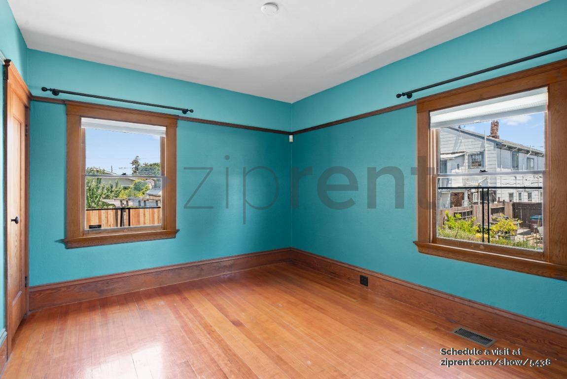 Building Photo - Unit